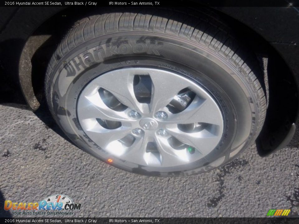 2016 Hyundai Accent SE Sedan Ultra Black / Gray Photo #19