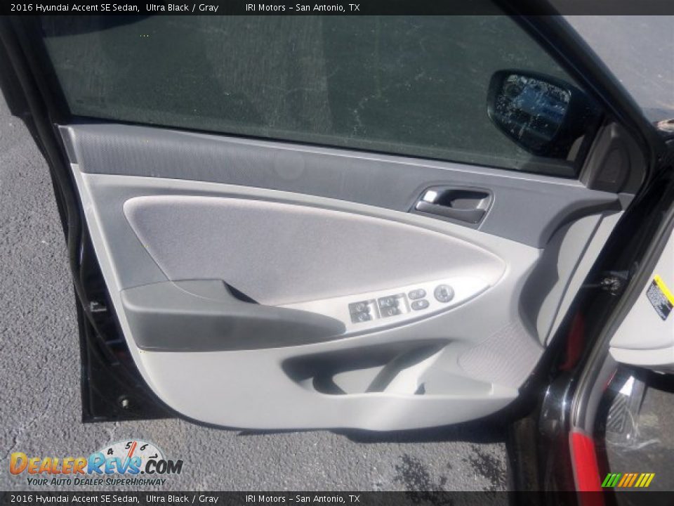 2016 Hyundai Accent SE Sedan Ultra Black / Gray Photo #21