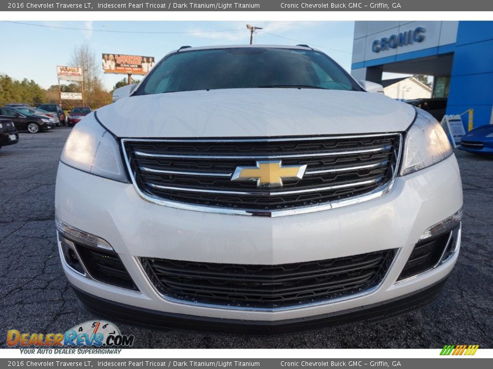 2016 Chevrolet Traverse LT Iridescent Pearl Tricoat / Dark Titanium/Light Titanium Photo #2