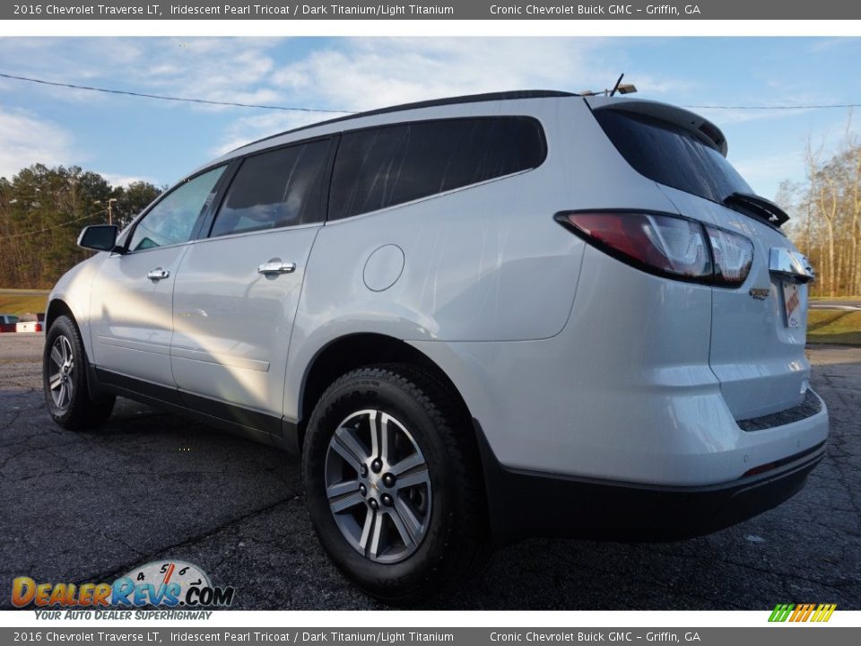 2016 Chevrolet Traverse LT Iridescent Pearl Tricoat / Dark Titanium/Light Titanium Photo #5