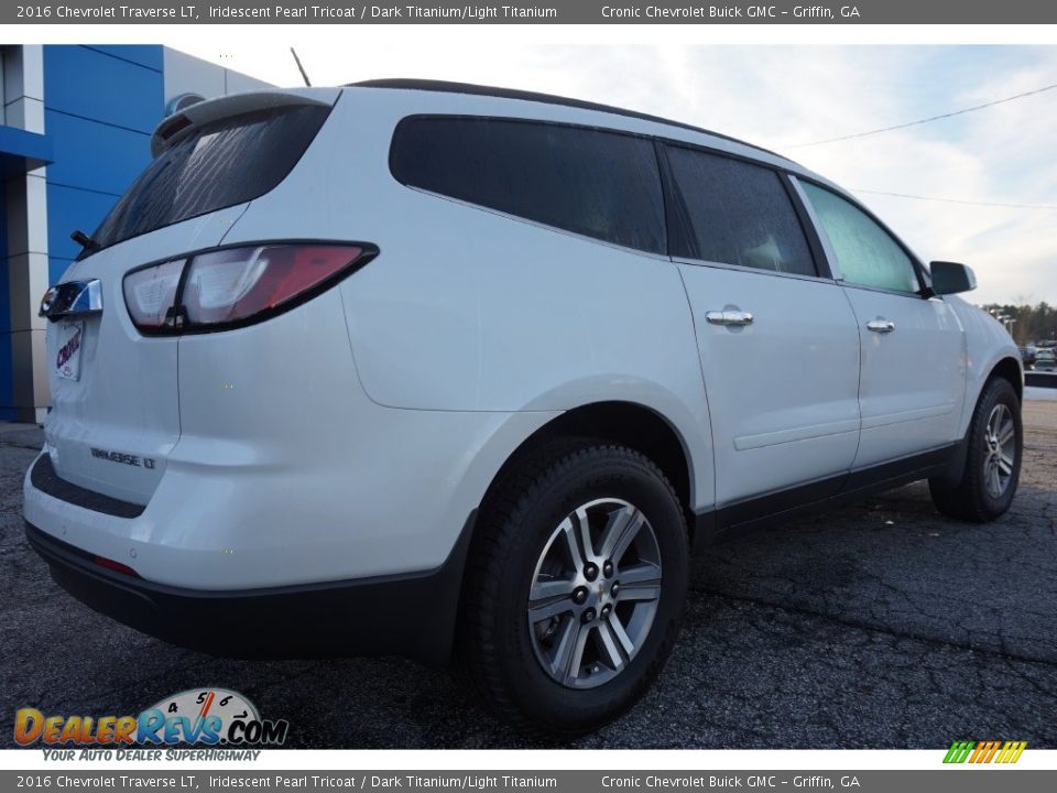 2016 Chevrolet Traverse LT Iridescent Pearl Tricoat / Dark Titanium/Light Titanium Photo #7