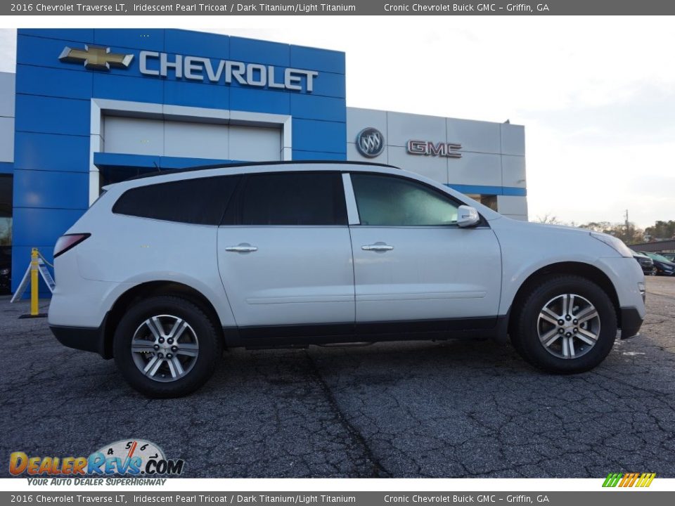 2016 Chevrolet Traverse LT Iridescent Pearl Tricoat / Dark Titanium/Light Titanium Photo #8