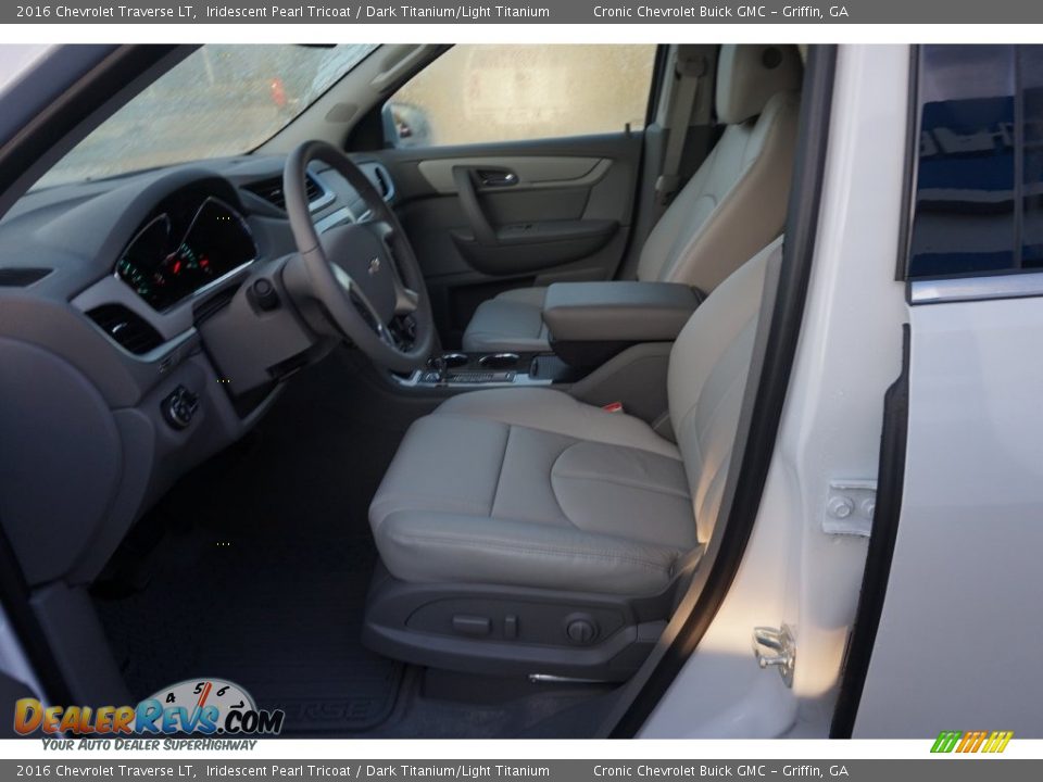 2016 Chevrolet Traverse LT Iridescent Pearl Tricoat / Dark Titanium/Light Titanium Photo #9