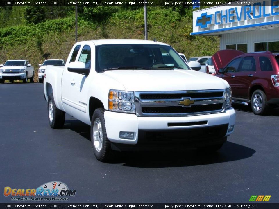 2009 Chevrolet Silverado 1500 LTZ Extended Cab 4x4 Summit White / Light Cashmere Photo #2