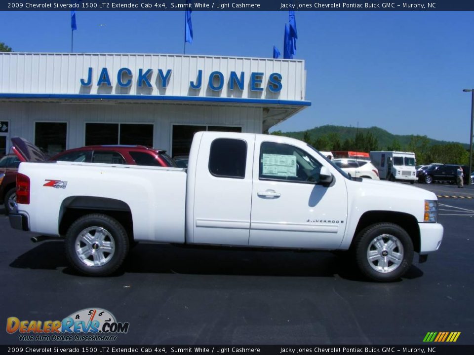 2009 Chevrolet Silverado 1500 LTZ Extended Cab 4x4 Summit White / Light Cashmere Photo #3