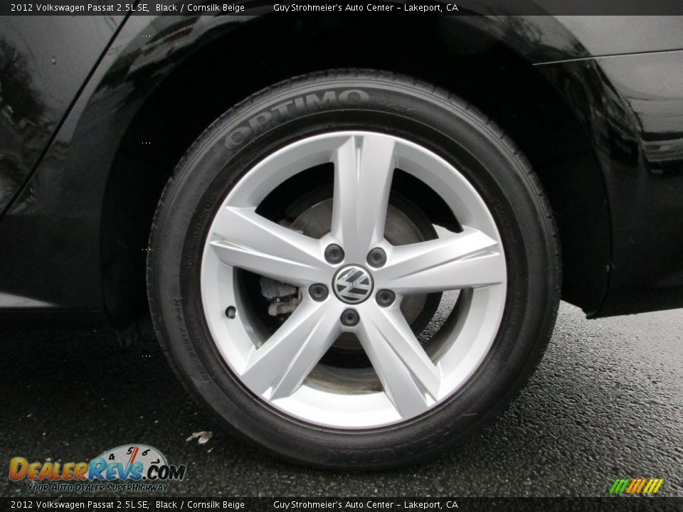 2012 Volkswagen Passat 2.5L SE Black / Cornsilk Beige Photo #25