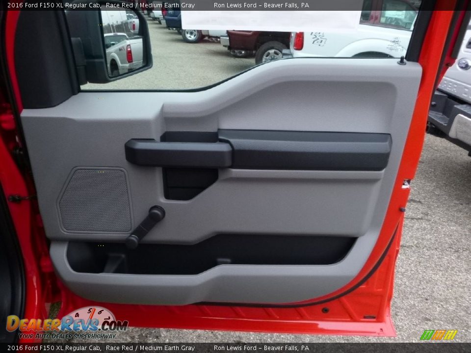 2016 Ford F150 XL Regular Cab Race Red / Medium Earth Gray Photo #3