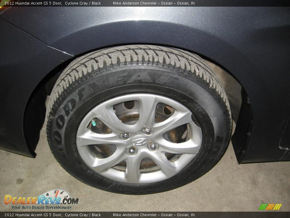 2012 Hyundai Accent GS 5 Door Cyclone Gray / Black Photo #22