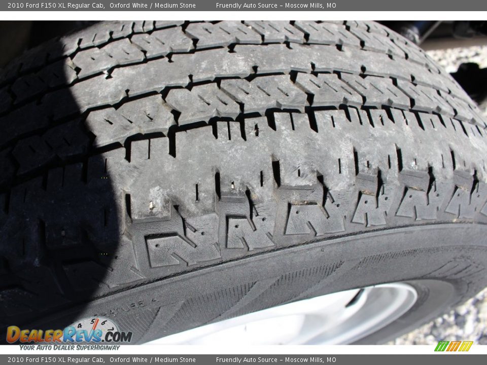 2010 Ford F150 XL Regular Cab Oxford White / Medium Stone Photo #21