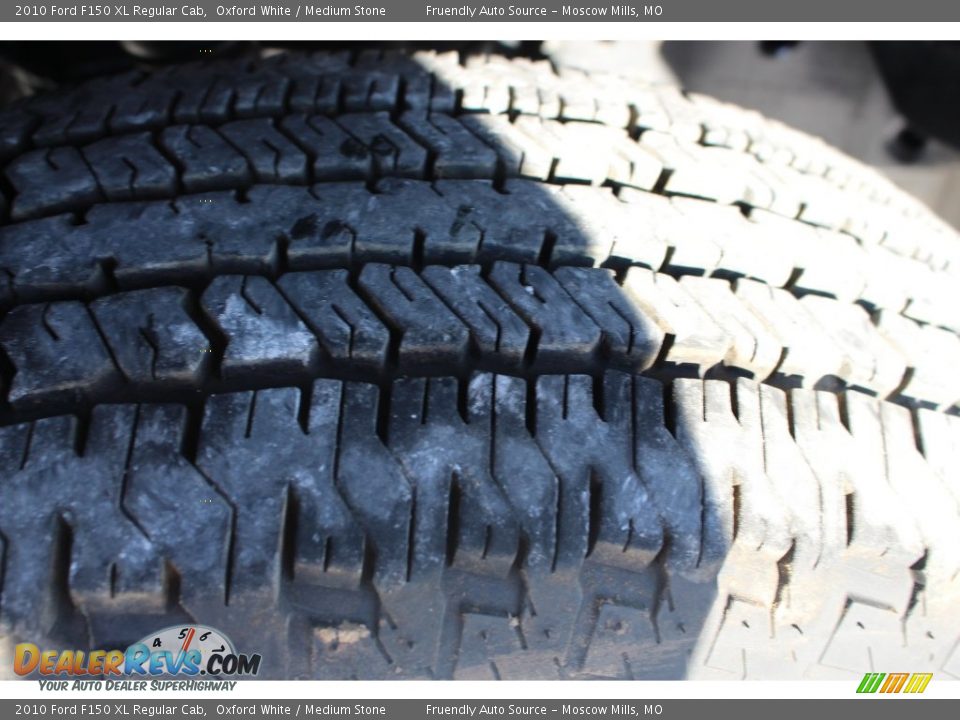 2010 Ford F150 XL Regular Cab Oxford White / Medium Stone Photo #23