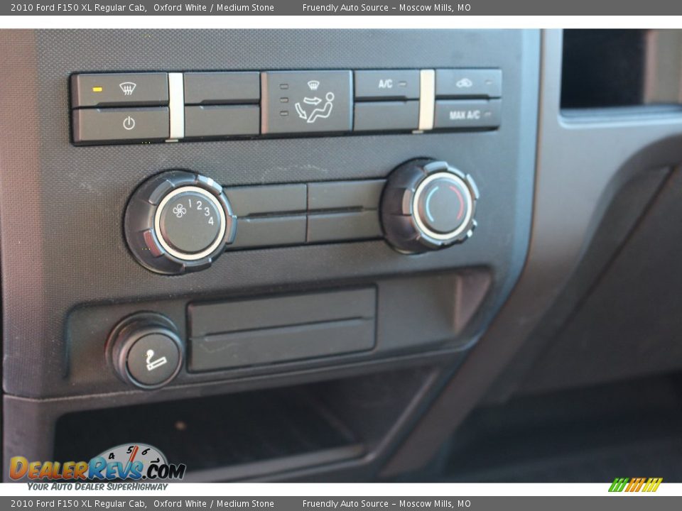 2010 Ford F150 XL Regular Cab Oxford White / Medium Stone Photo #32