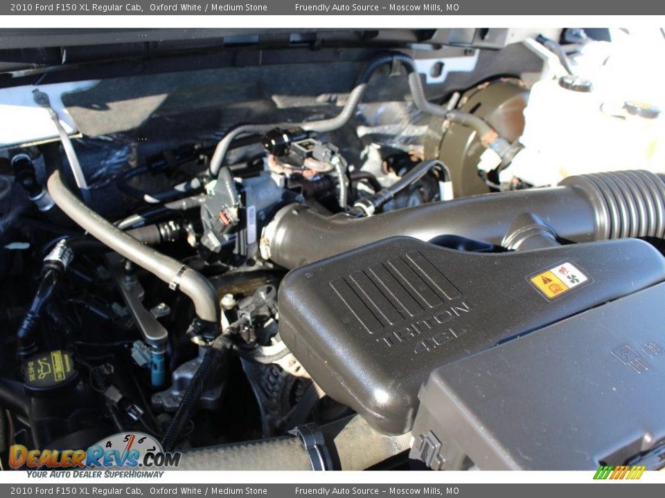 2010 Ford F150 XL Regular Cab Oxford White / Medium Stone Photo #36