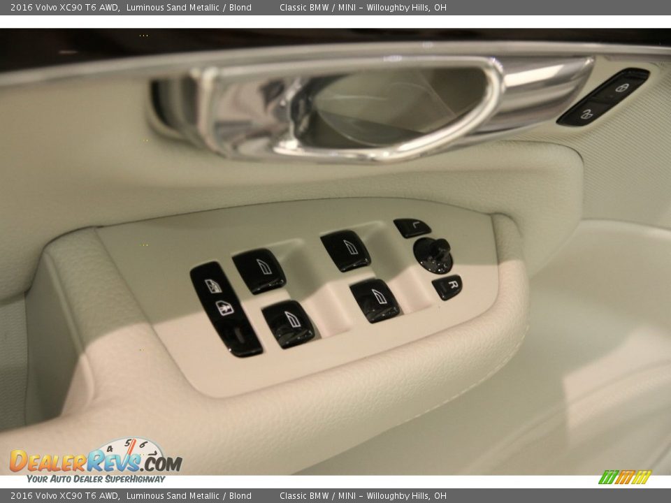 Controls of 2016 Volvo XC90 T6 AWD Photo #5