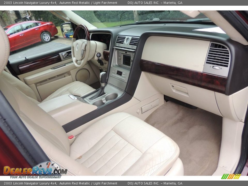 2003 Lincoln Navigator Luxury 4x4 Autumn Red Metallic / Light Parchment Photo #15