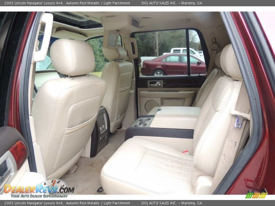 2003 Lincoln Navigator Luxury 4x4 Autumn Red Metallic / Light Parchment Photo #19