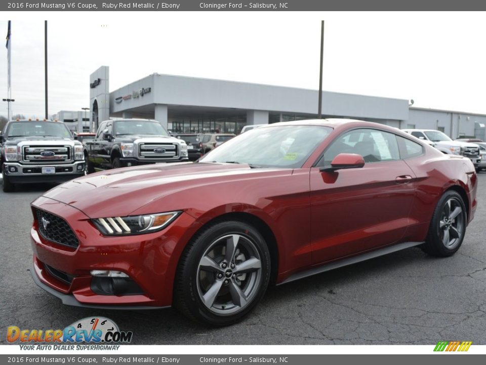 Front 3/4 View of 2016 Ford Mustang V6 Coupe Photo #3