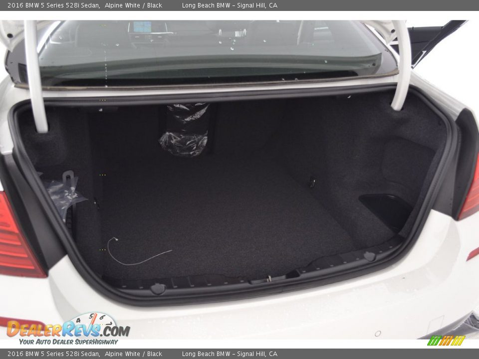 2016 BMW 5 Series 528i Sedan Alpine White / Black Photo #10