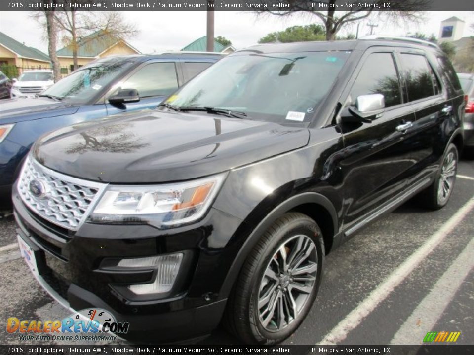 Front 3/4 View of 2016 Ford Explorer Platinum 4WD Photo #2