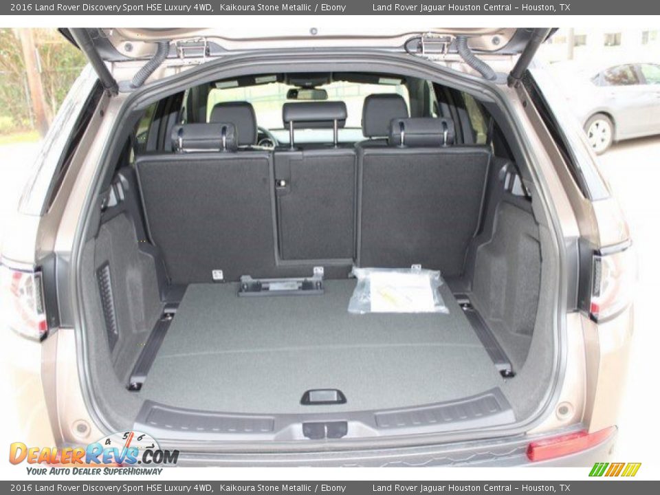 2016 Land Rover Discovery Sport HSE Luxury 4WD Trunk Photo #16