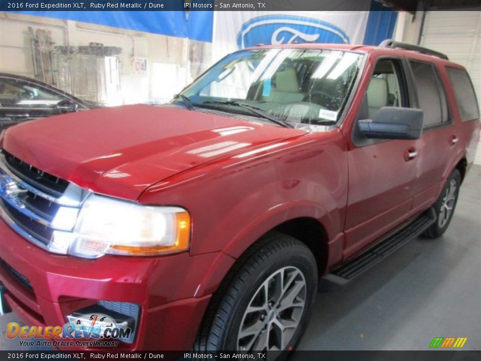 2016 Ford Expedition XLT Ruby Red Metallic / Dune Photo #3
