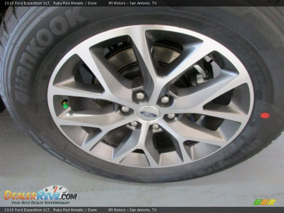 2016 Ford Expedition XLT Ruby Red Metallic / Dune Photo #4