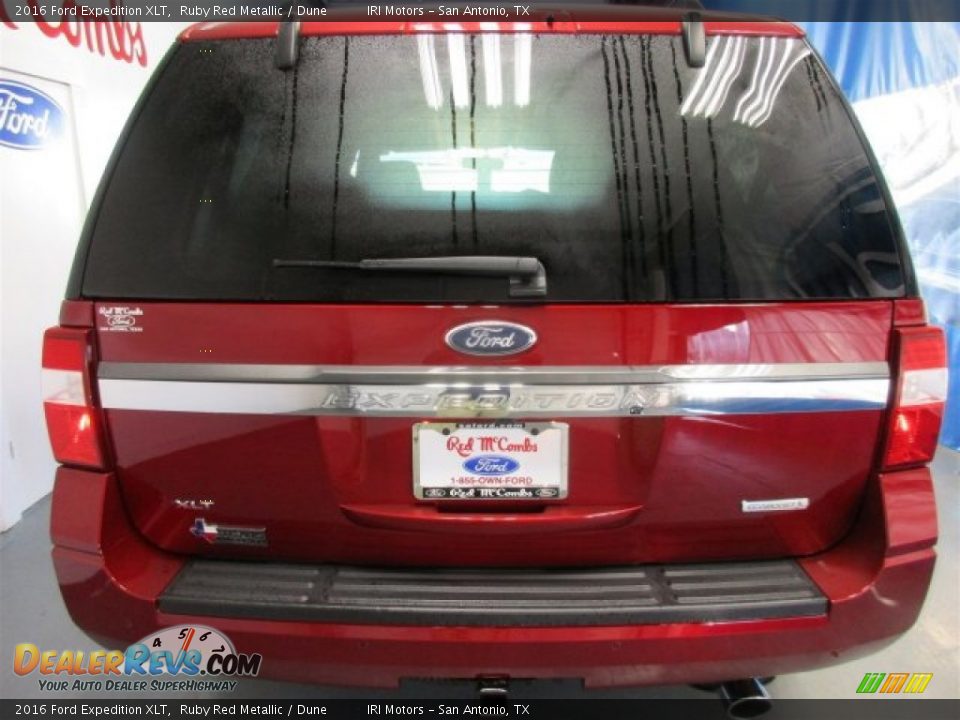 2016 Ford Expedition XLT Ruby Red Metallic / Dune Photo #5