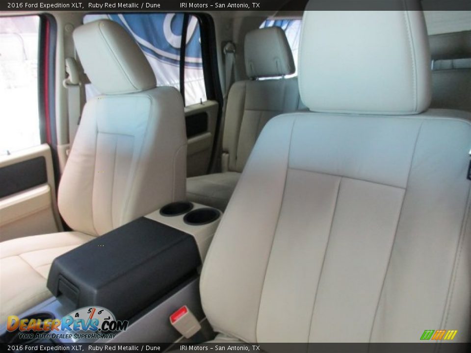 2016 Ford Expedition XLT Ruby Red Metallic / Dune Photo #9