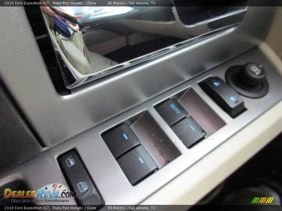 2016 Ford Expedition XLT Ruby Red Metallic / Dune Photo #24