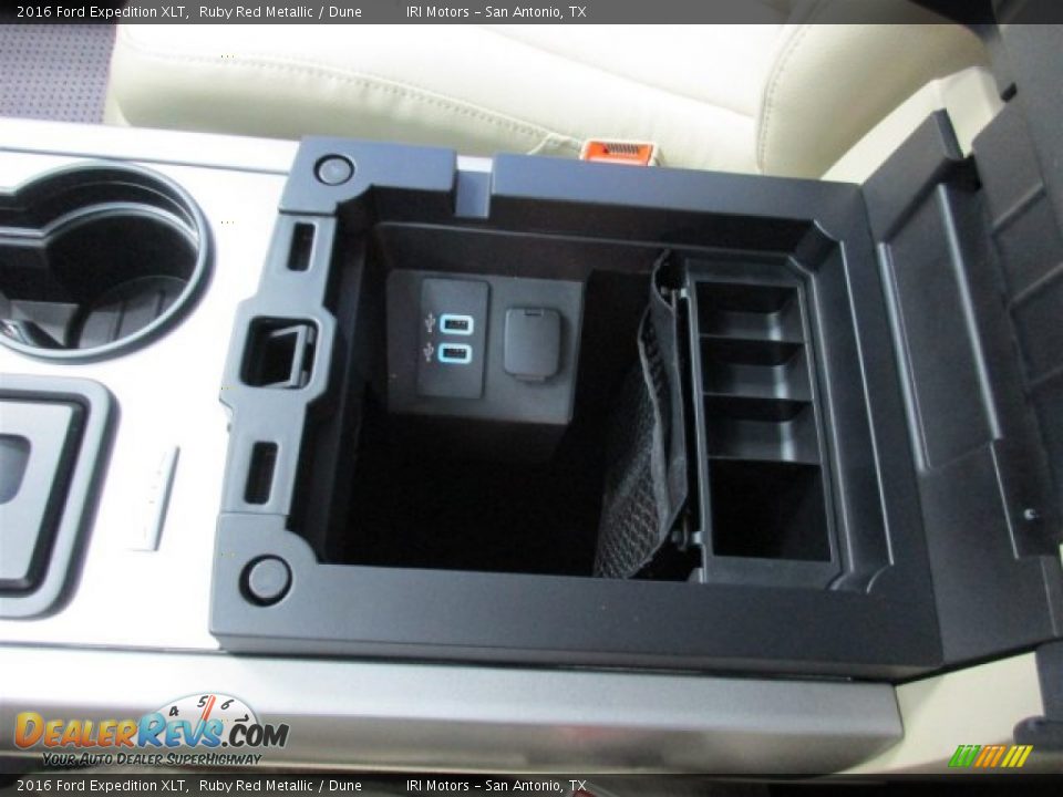 2016 Ford Expedition XLT Ruby Red Metallic / Dune Photo #25