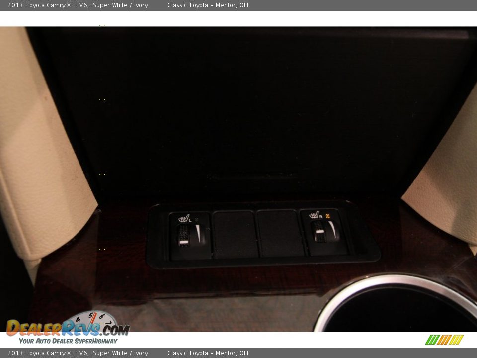 2013 Toyota Camry XLE V6 Super White / Ivory Photo #10