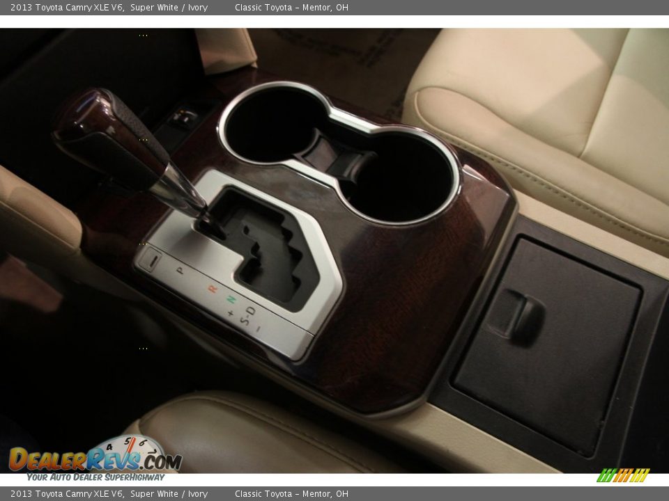 2013 Toyota Camry XLE V6 Super White / Ivory Photo #11