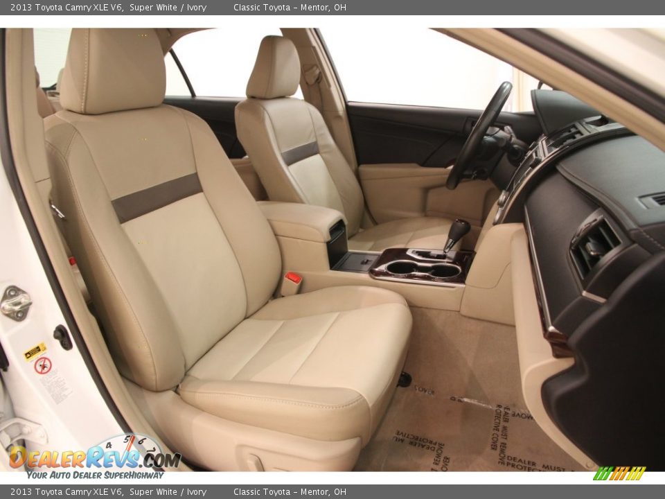 2013 Toyota Camry XLE V6 Super White / Ivory Photo #13