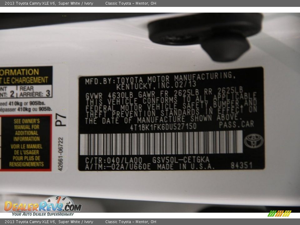 2013 Toyota Camry XLE V6 Super White / Ivory Photo #18