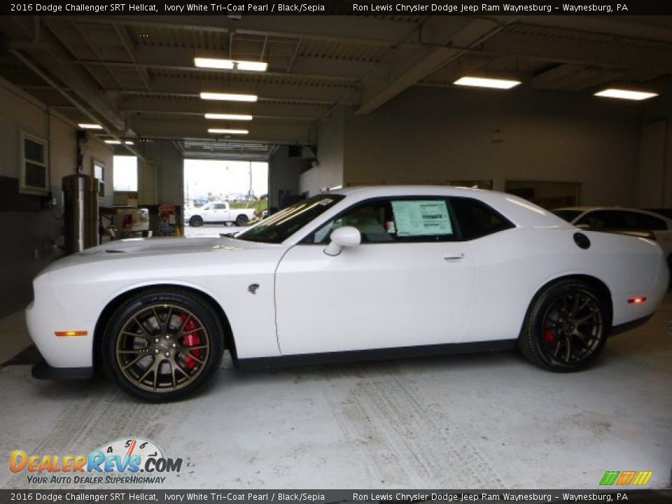 Ivory White Tri-Coat Pearl 2016 Dodge Challenger SRT Hellcat Photo #3