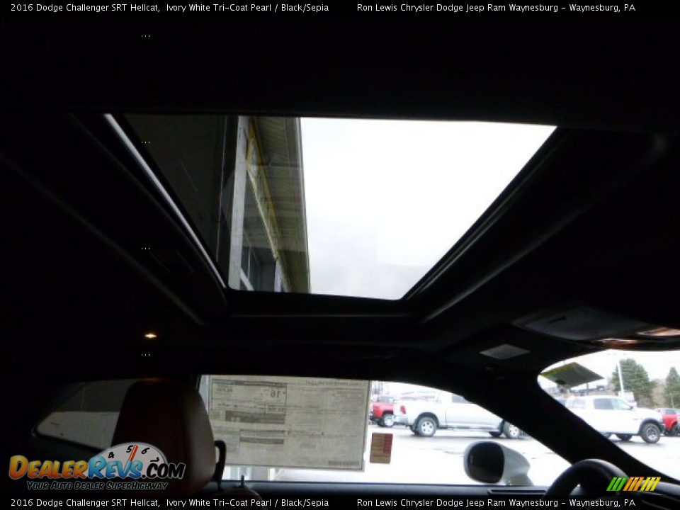 2016 Dodge Challenger SRT Hellcat Ivory White Tri-Coat Pearl / Black/Sepia Photo #9