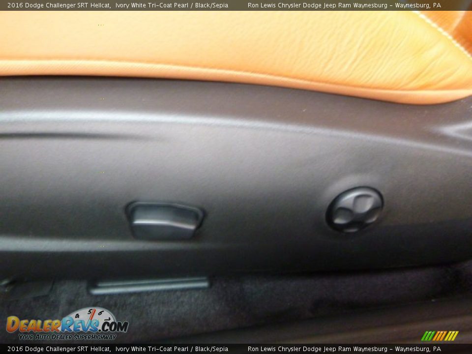 2016 Dodge Challenger SRT Hellcat Ivory White Tri-Coat Pearl / Black/Sepia Photo #16