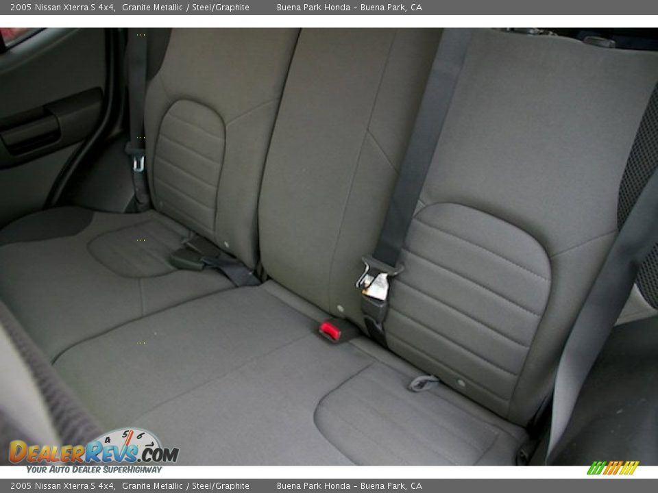 2005 Nissan Xterra S 4x4 Granite Metallic / Steel/Graphite Photo #15