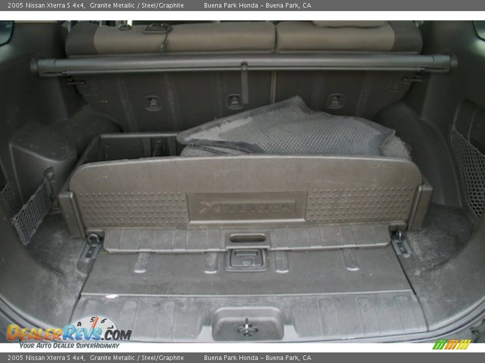 2005 Nissan Xterra S 4x4 Granite Metallic / Steel/Graphite Photo #16