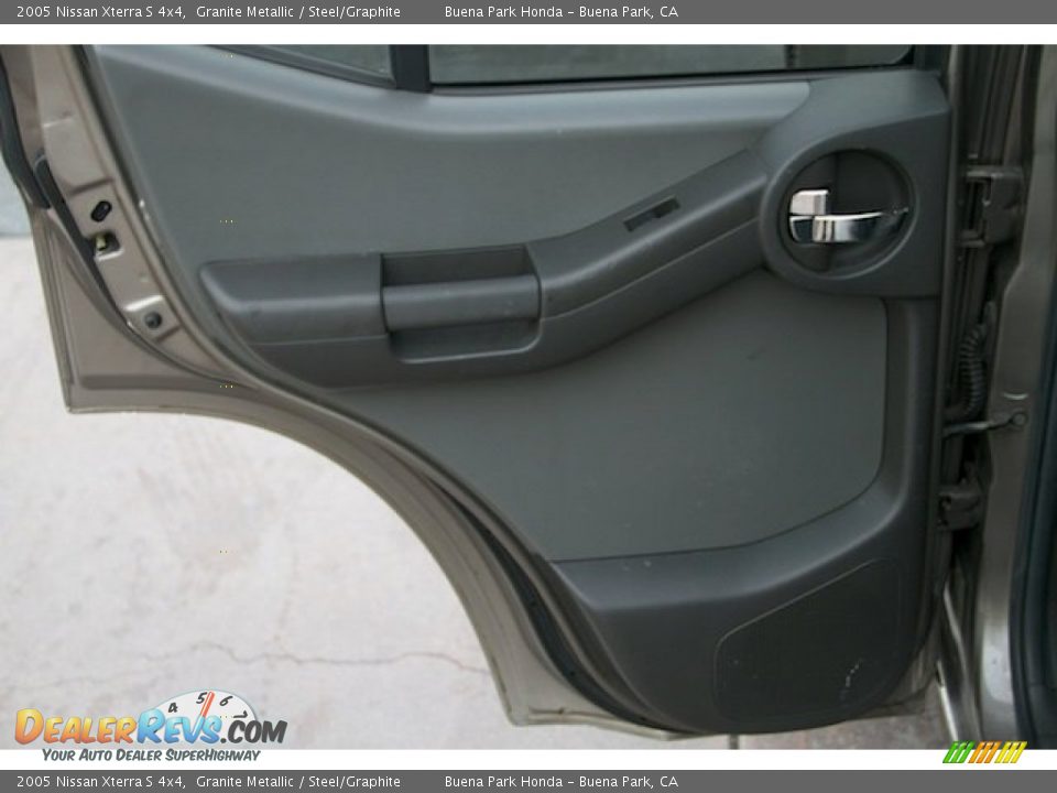 2005 Nissan Xterra S 4x4 Granite Metallic / Steel/Graphite Photo #23