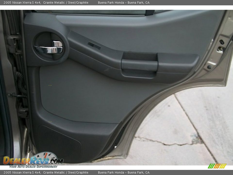 2005 Nissan Xterra S 4x4 Granite Metallic / Steel/Graphite Photo #24