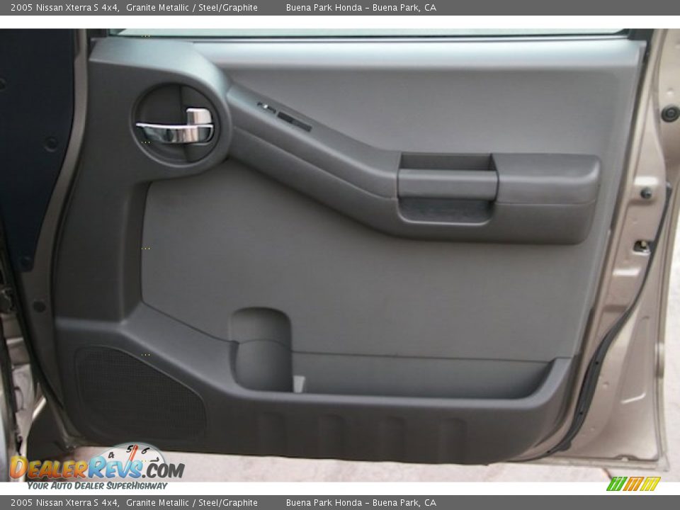 2005 Nissan Xterra S 4x4 Granite Metallic / Steel/Graphite Photo #25