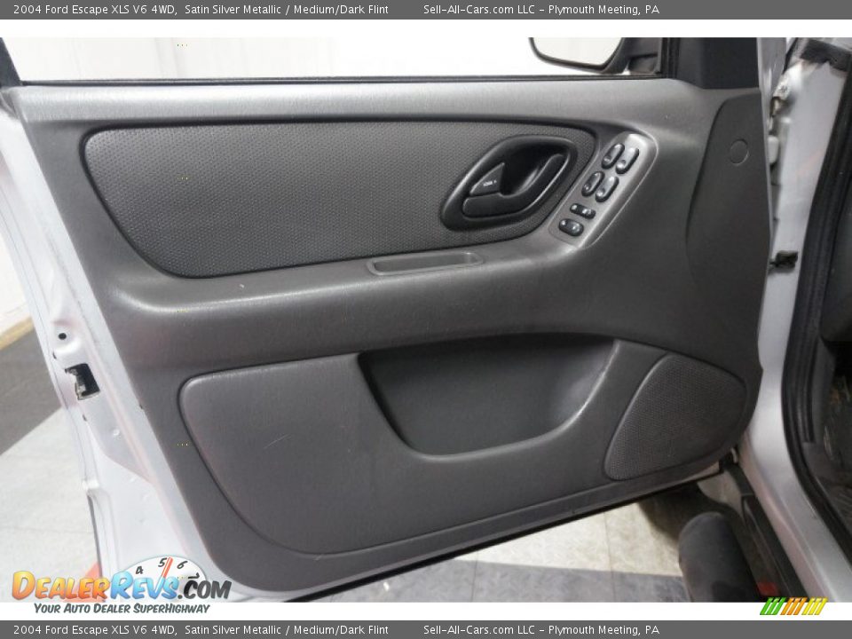 2004 Ford Escape XLS V6 4WD Satin Silver Metallic / Medium/Dark Flint Photo #12