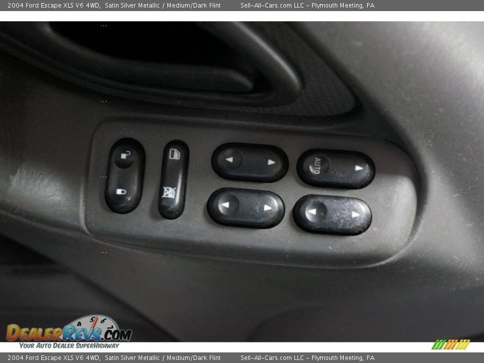 2004 Ford Escape XLS V6 4WD Satin Silver Metallic / Medium/Dark Flint Photo #13