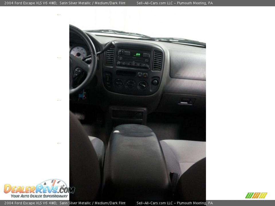 2004 Ford Escape XLS V6 4WD Satin Silver Metallic / Medium/Dark Flint Photo #27