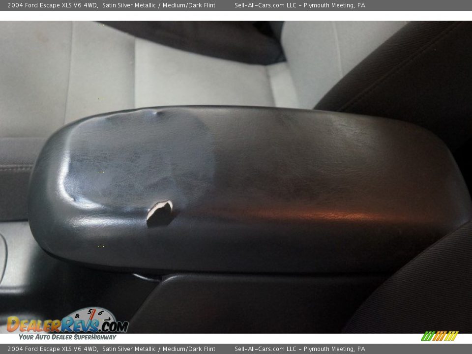 2004 Ford Escape XLS V6 4WD Satin Silver Metallic / Medium/Dark Flint Photo #28