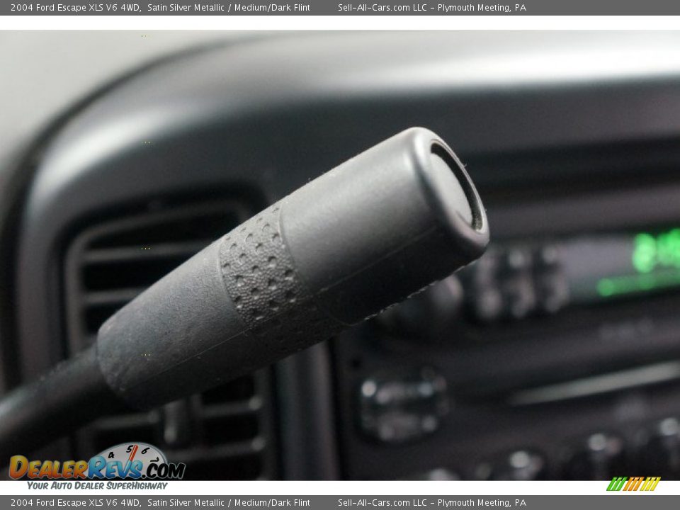 2004 Ford Escape XLS V6 4WD Satin Silver Metallic / Medium/Dark Flint Photo #34