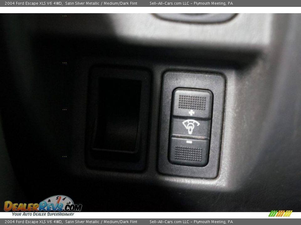 2004 Ford Escape XLS V6 4WD Satin Silver Metallic / Medium/Dark Flint Photo #36