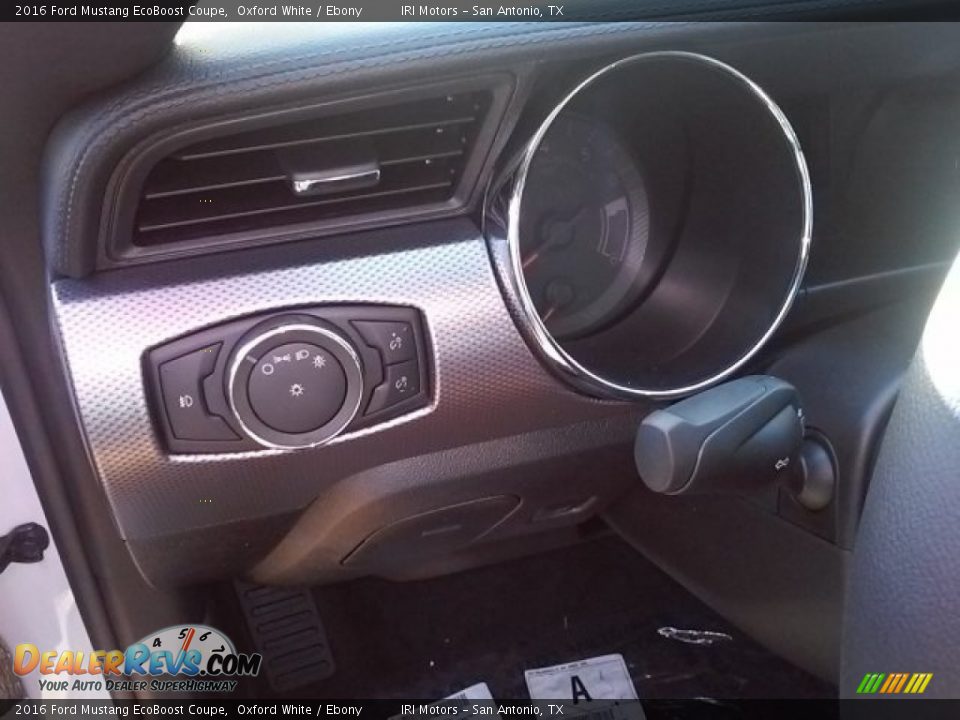 2016 Ford Mustang EcoBoost Coupe Oxford White / Ebony Photo #14