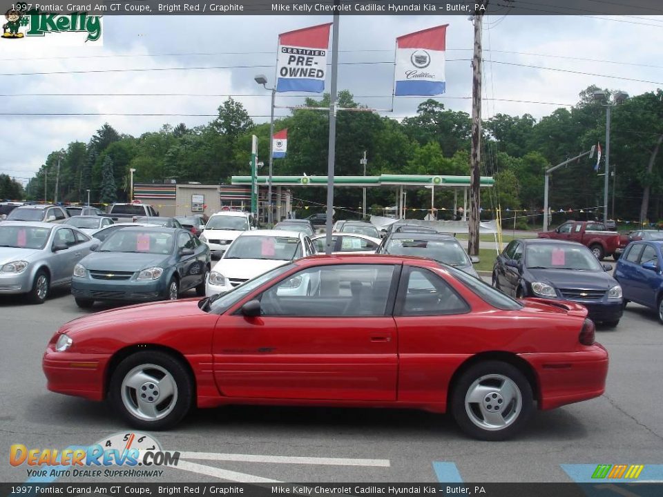 1997 Pontiac Grand Am GT Coupe Bright Red / Graphite Photo #5