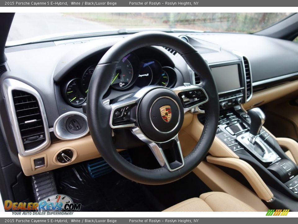 2015 Porsche Cayenne S E-Hybrid Steering Wheel Photo #23